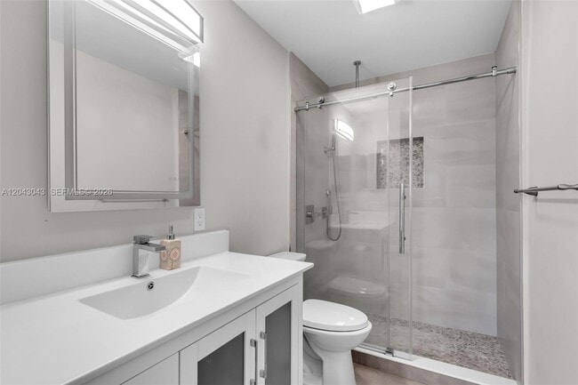 Building Photo - 2175 NE 56th St