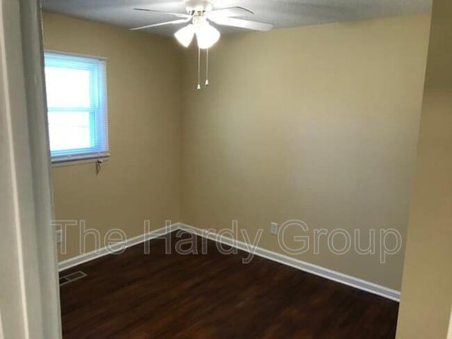 Building Photo - 800-B N Vine St