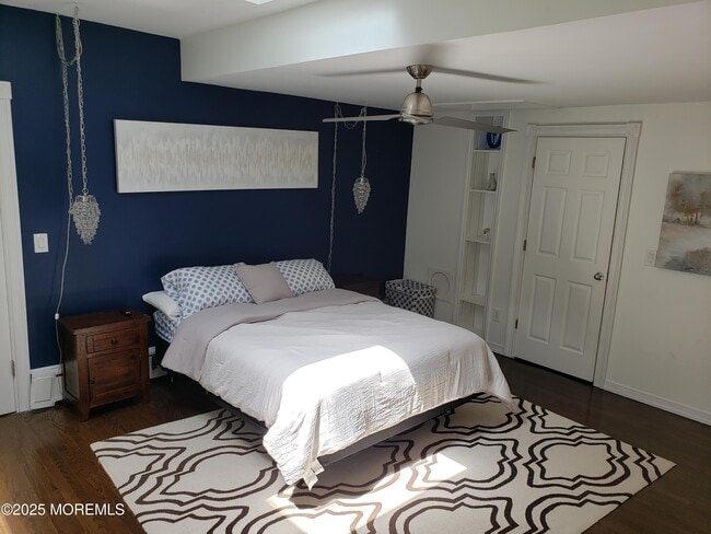 Building Photo - 393 N Bath Ave