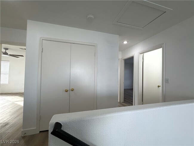 Building Photo - 7383 W Diablo Dr