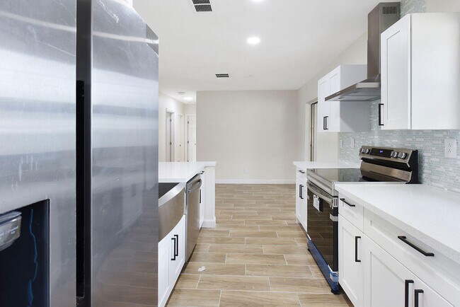 Building Photo - 710 Cayuga St