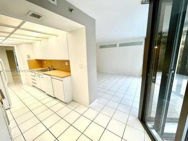 Building Photo - 4000 Towerside Terrace