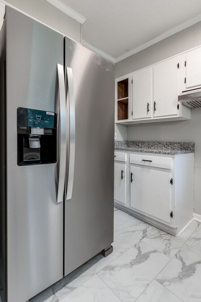 Building Photo - 2108 Leesburg Rd