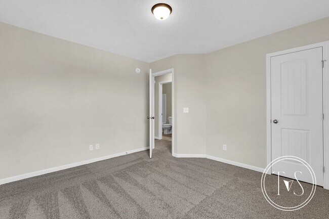 Building Photo - 200 Alcove Ct