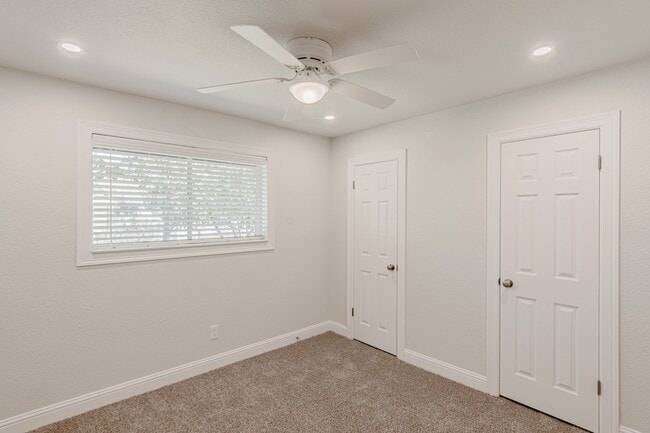 Building Photo - 3402 Gary Ln