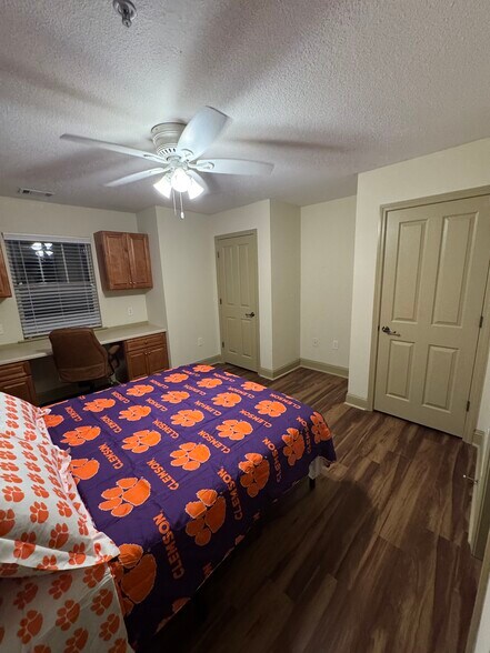 Building Photo - 1613 Muscovy Way