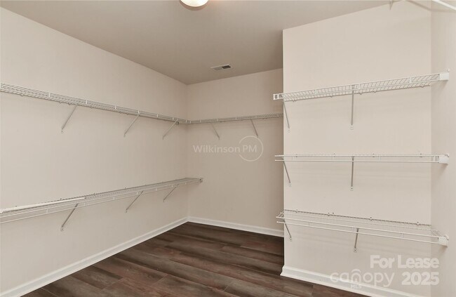 Building Photo - 3161 Hartson Pointe Dr