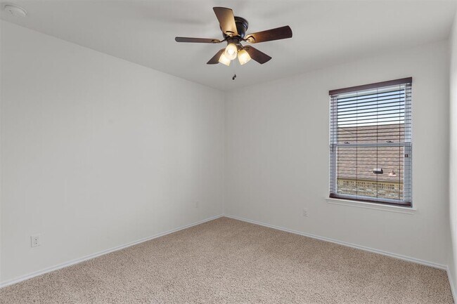 Building Photo - 18825 Star Gazer Way
