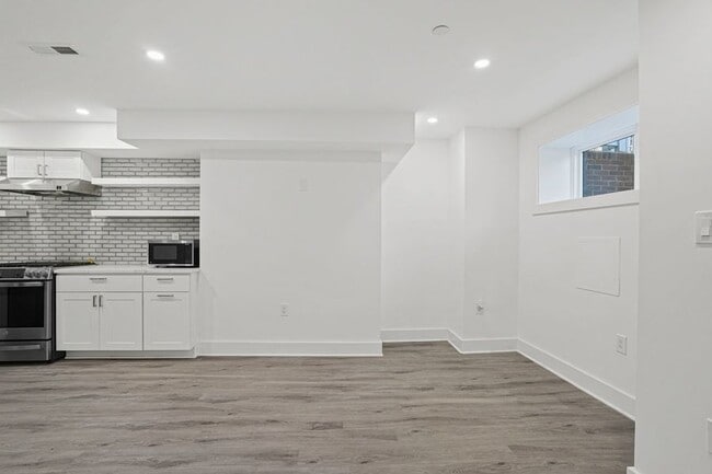 Building Photo - 1814 Ingleside Terrace NW