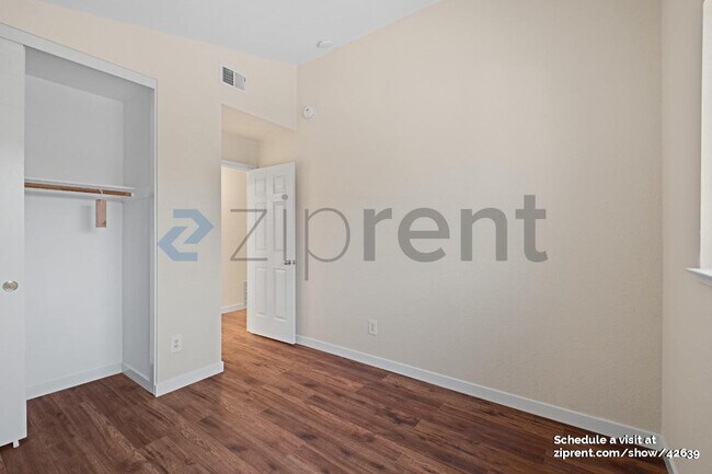 Building Photo - 741 Glencreek Dr