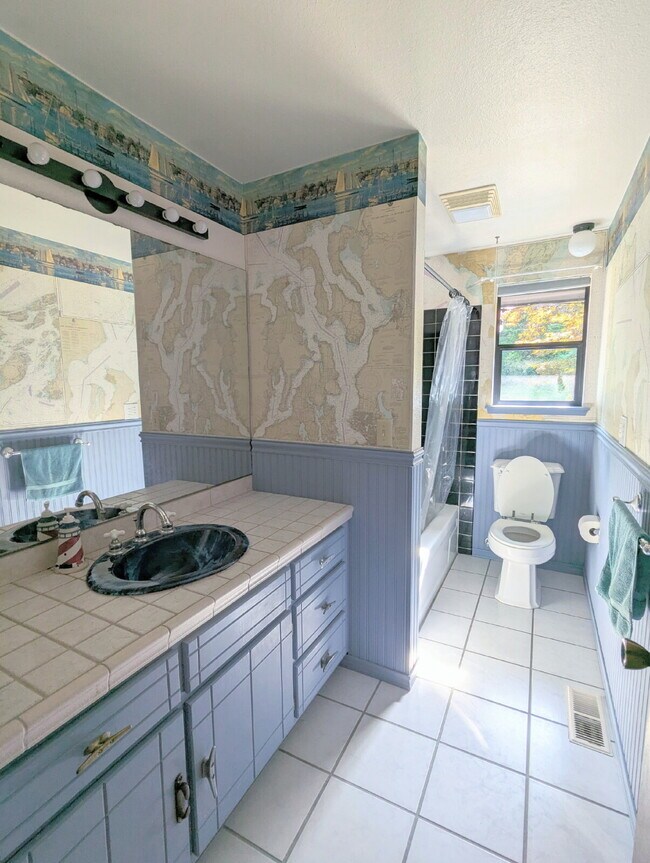Building Photo - 3-Bed Retreat with Forest Abundance