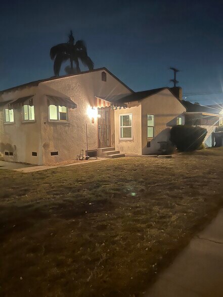 Building Photo - 9642 Bryson Ave