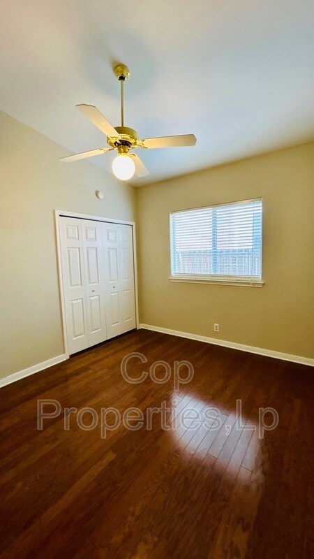 Building Photo - 6362 Parkland Oaks Dr