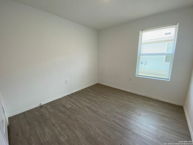 Building Photo - FALL INTO A NEW HOME WITH OUR MOVE-IN SPEC...