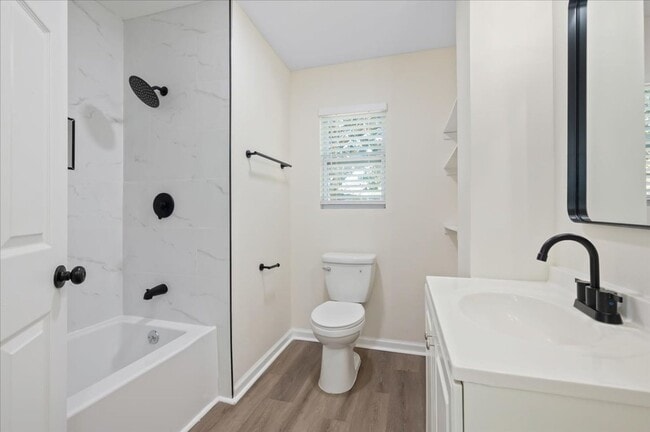 Building Photo - Spacious 2-Bedroom, 2-Bathroom Home in Savannah, GA