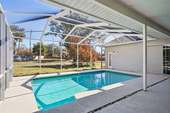 Building Photo - 918 Academy Dr