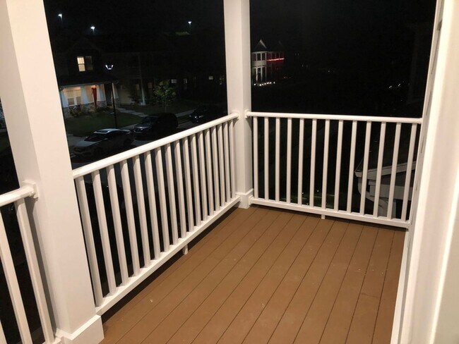 Building Photo - Modern 5 Bed | 3 Bath House in Cary
