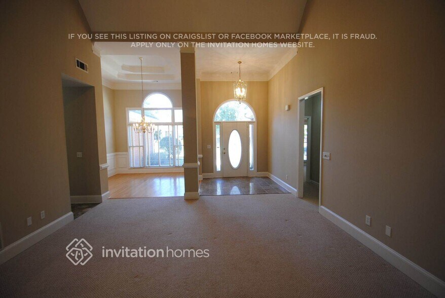 Building Photo - 2025 Fairway Cl Terrace