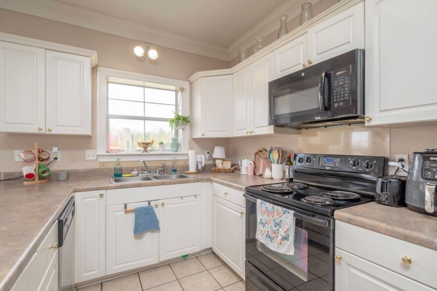 Building Photo - 1093 Saint Andrews Ln