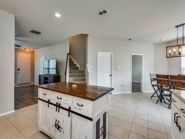 Building Photo - 6009 Myers Ct