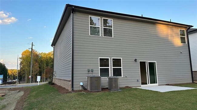 Building Photo - 2052 Pecan Dr