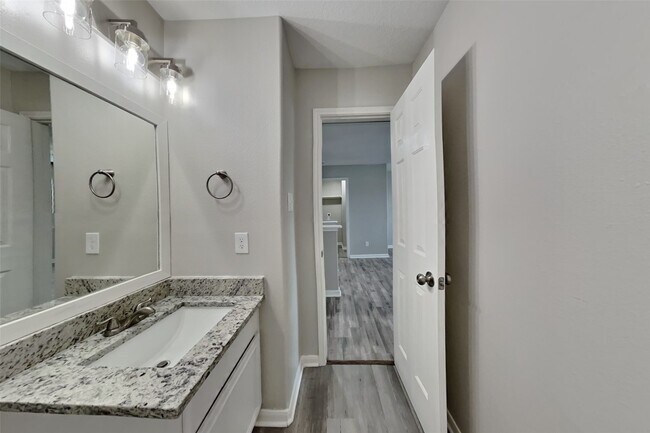 Building Photo - 6611 Barker Bend Ln