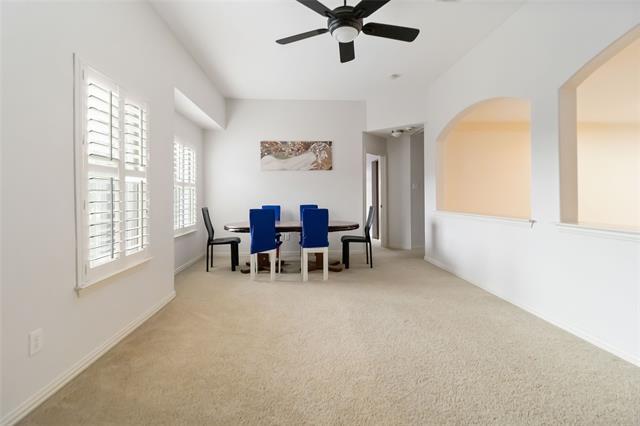 Building Photo - 920 Falcon Dr
