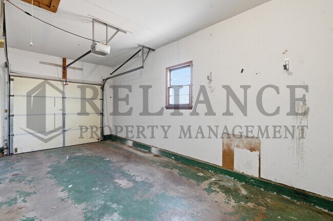 Building Photo - 8300 W 9th St N