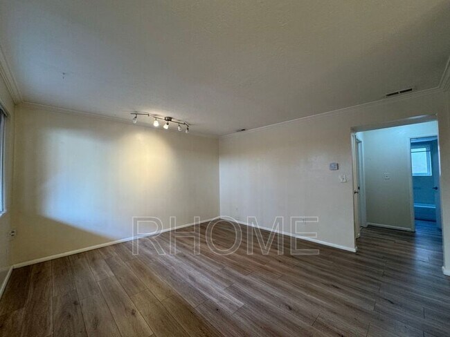 Building Photo - 2029 E 2700 S