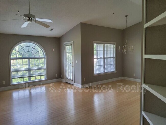 Building Photo - 532 Scholastic Ct