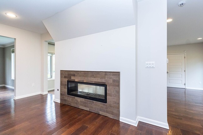 Building Photo - SOPHISTICATED COMFORT in HISTORIC FRANKLIN