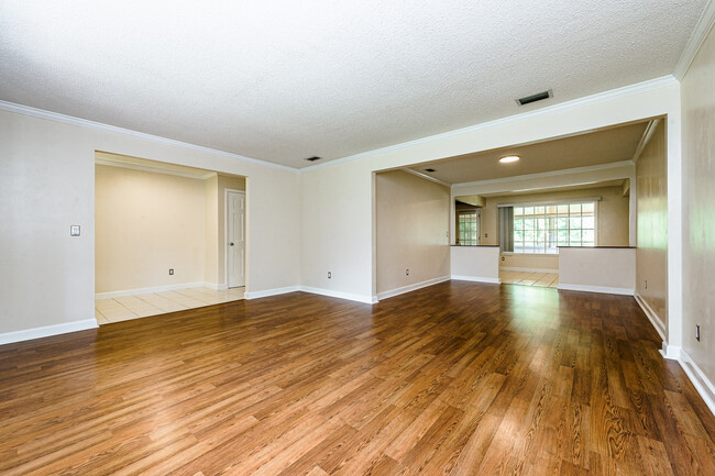 Building Photo - 20 Crooked Tree Trail