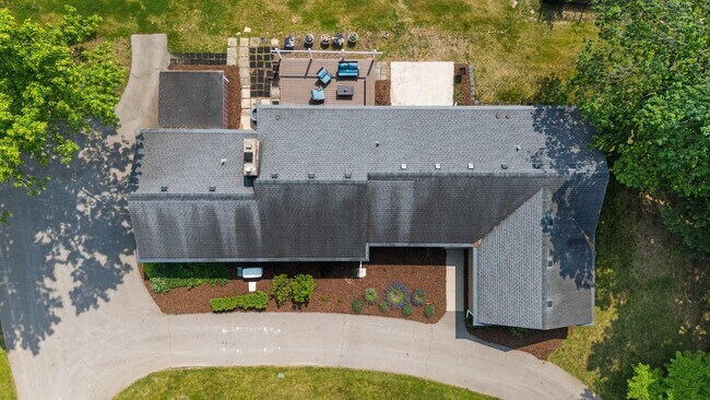 Building Photo - 3673 Pheasant Dr