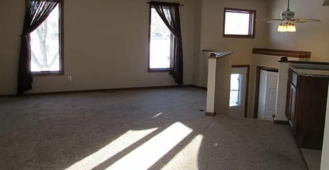 Building Photo - 7196 Sunnyslope Dr