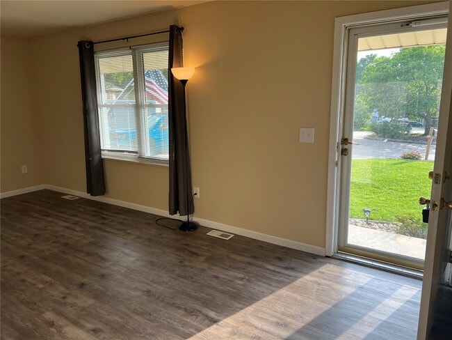Building Photo - 18 Duffy Ct