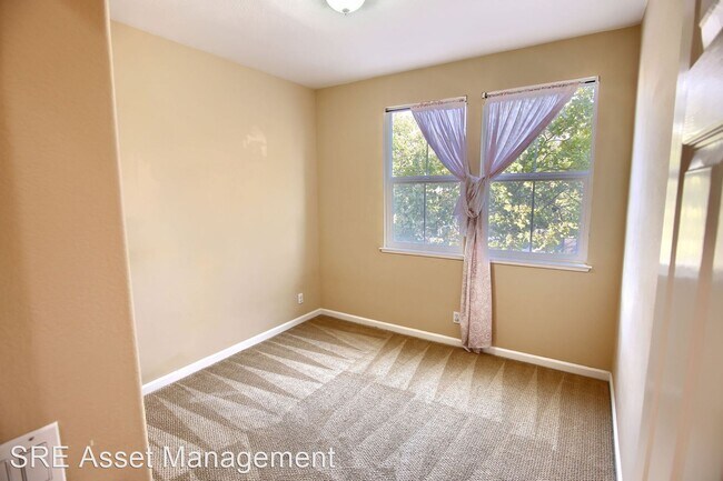 Building Photo - 4 br, 4 bath House - 232 Meadow Pine Pl