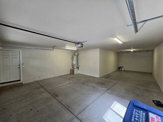 Building Photo - 3722 E Avocet Way