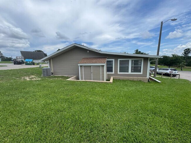 Building Photo - 10301 US-27