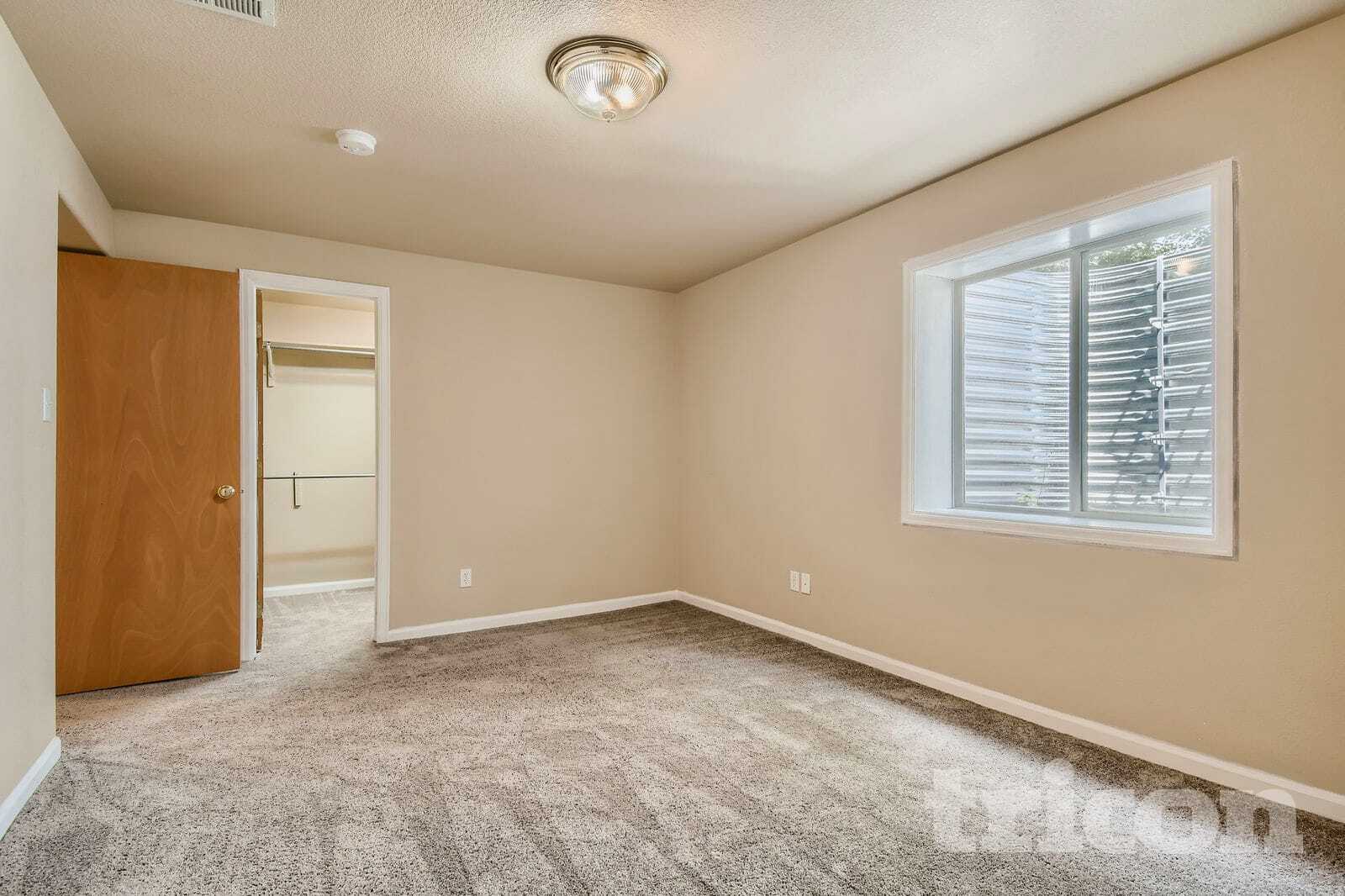 Building Photo - 6305 Clayton St