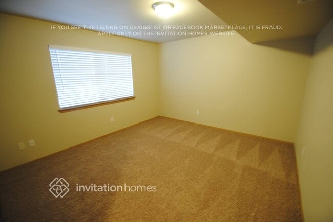 Building Photo - 15711 24th Ave E