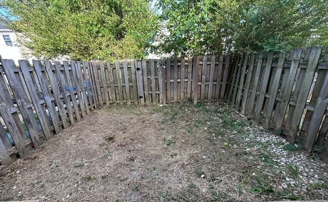 Building Photo - Updated 2BR Townhome Minutes from Central Park & Mary Washington Hospital!