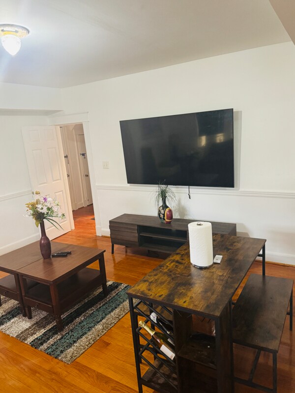 Building Photo - 3712 Parkside Dr