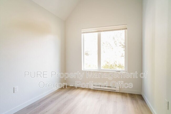 Building Photo - 5878 N Harvard St