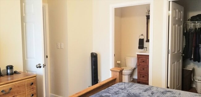 Building Photo - Halelani Village 2 Bedroom 1.5 Bath Condo