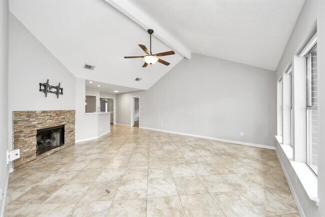 Building Photo - 2706 Plantation Dr