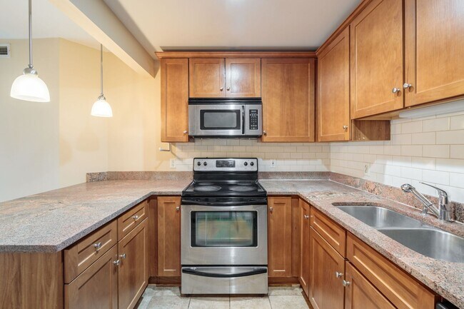 Building Photo - 2100 Grove Ave