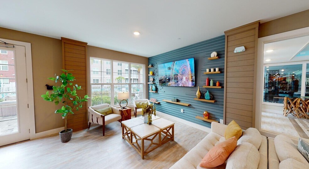 Building Photo - 5885 Lakehurst Dr