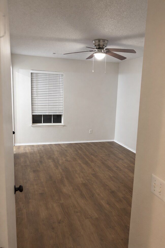 Building Photo - 2920 Dawn Ct