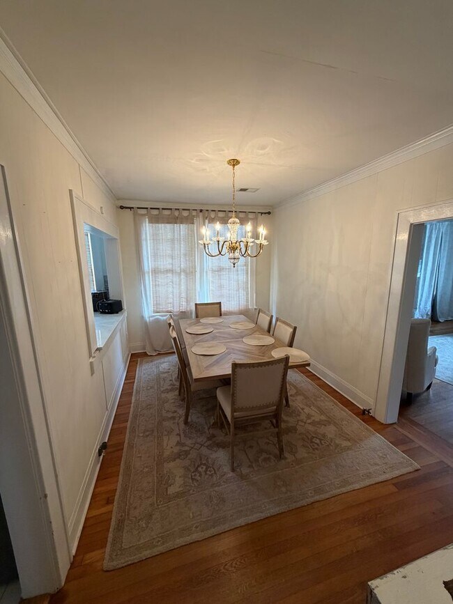 Building Photo - 3 bed 2 bath in Historic Downtown Troy