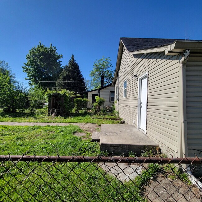 Building Photo - West Indy 3BR/2BA Home ready to LEASE!
